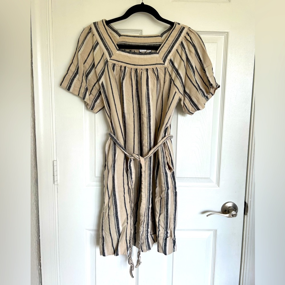 Square neck dress